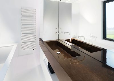Hoogglans afwerking van badkamermeubelen door HQcoating Rijkevorsel - project-badkamer1